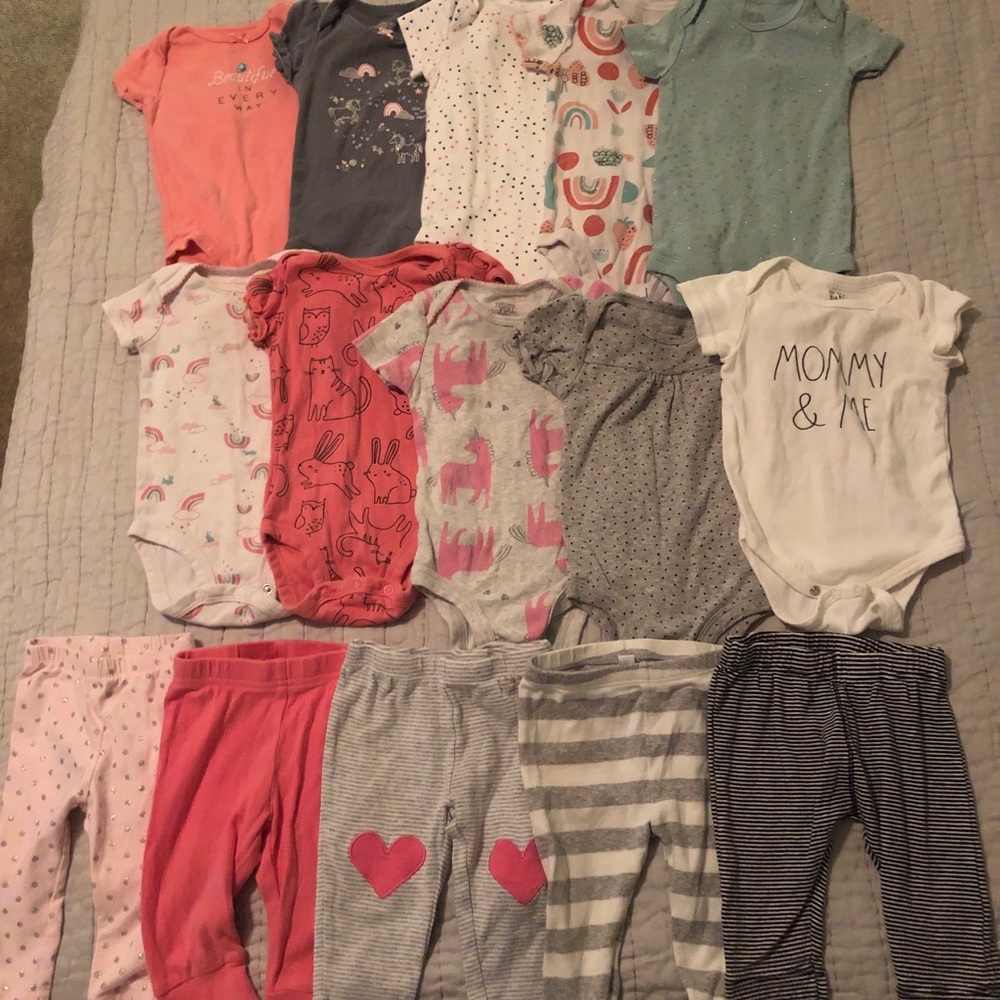 Bundle- Carter’s , 6 months- 10 onesies, 5 pants !